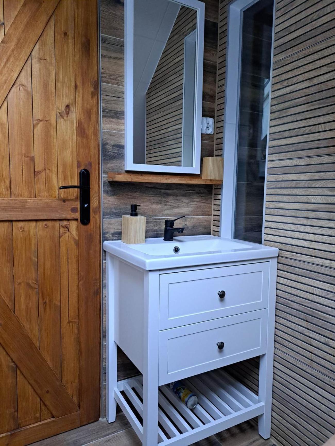 Villa Dziki Brzeg Jezioraka Zalewo  Esterno foto